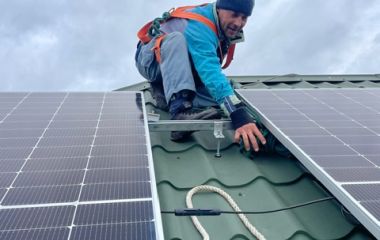 Встановлення сонячних батарей: ефективне рішення для вашого енергетичного майбутнього